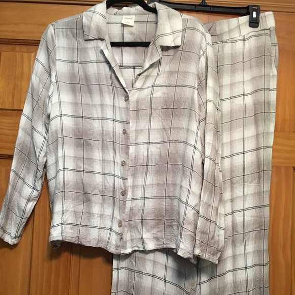 Soma Other - Soma Grey Plaid Pajamas - Size Large